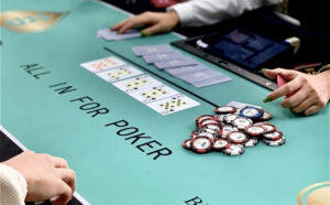 Các hành động đặt cược được thực hiện tại các sảnh Poker chuyên nghiệp 